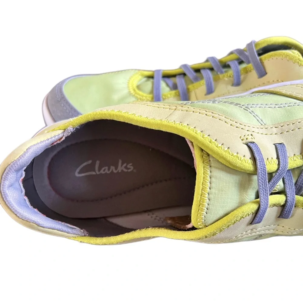 Clarks Women’s Light Green/Gray No Tie Water Sneakers Sz 11